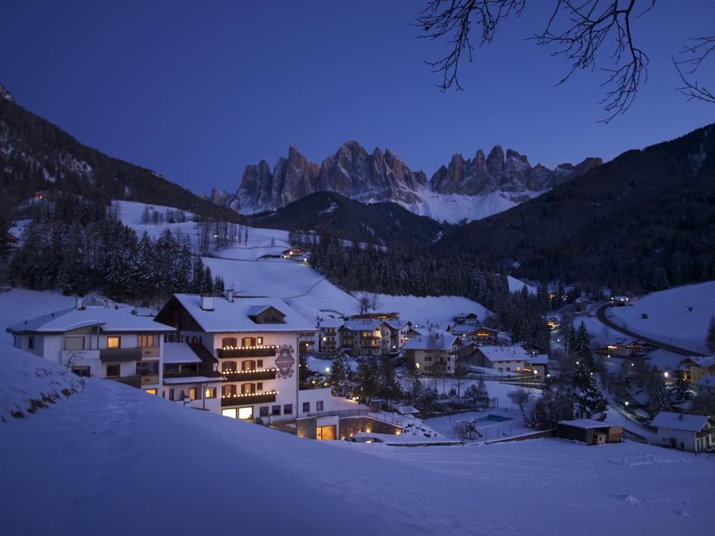 Hotel Tyrol فونيس المظهر الخارجي الصورة