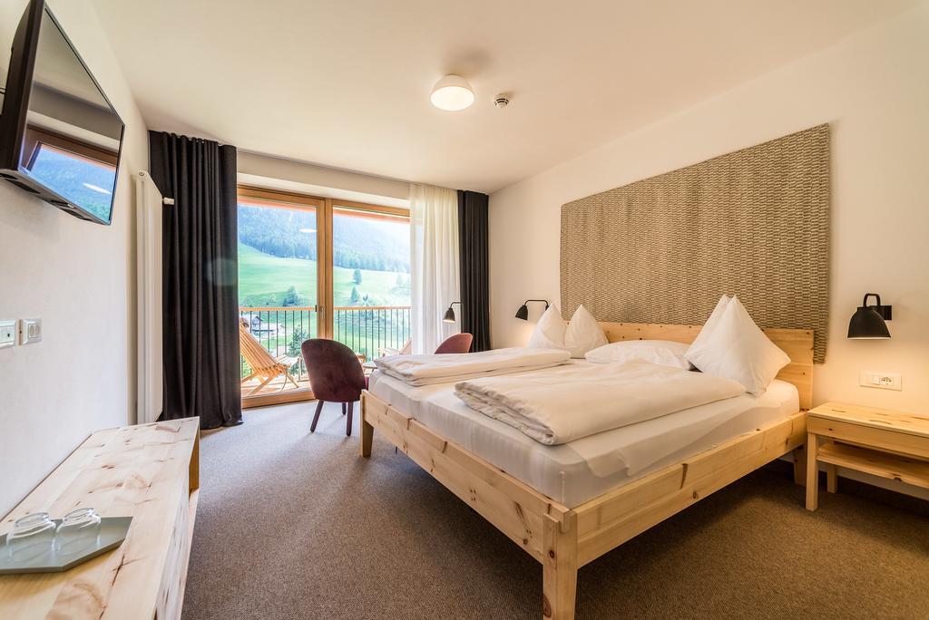 Hotel Tyrol فونيس المظهر الخارجي الصورة