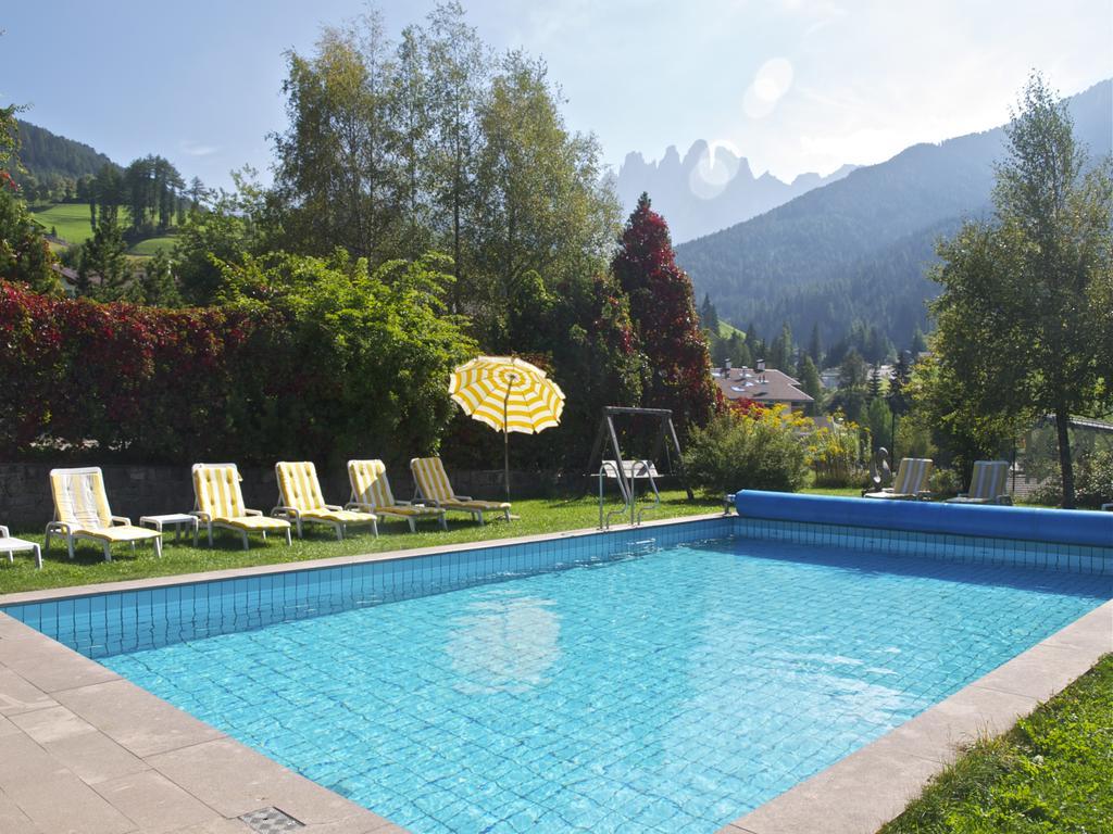 Hotel Tyrol فونيس المظهر الخارجي الصورة