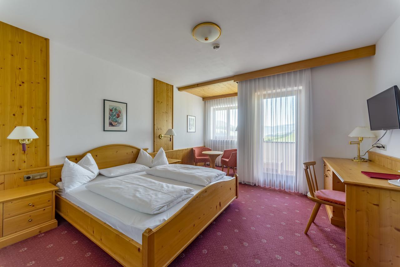 Hotel Tyrol فونيس المظهر الخارجي الصورة