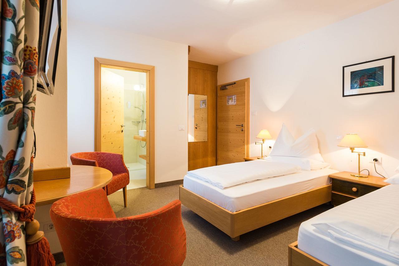 Hotel Tyrol فونيس المظهر الخارجي الصورة